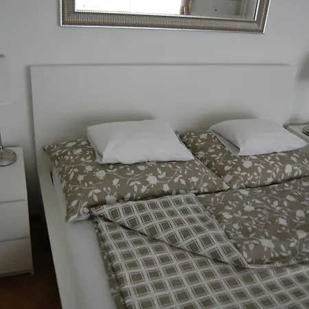 Downtown With Balcony & Optional Garage & Restaurant In The Building