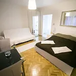 Downtown With Balcony & Optional Garage & Restaurant In The Building Βουδαπέστη