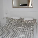 Downtown With Balcony & Optional Garage & Restaurant In The Building * Βουδαπέστη