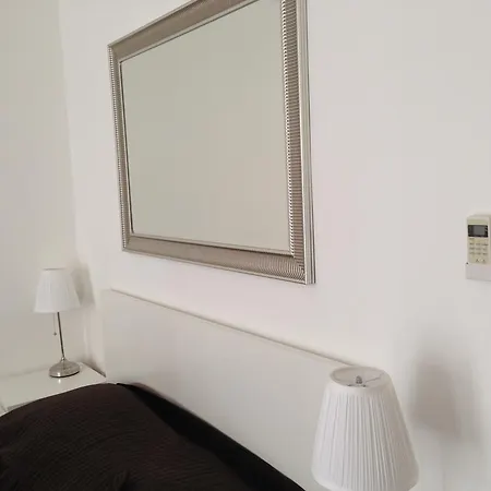 Apartment Downtown With Balcony & Optional Garage & Restaurant In The Building