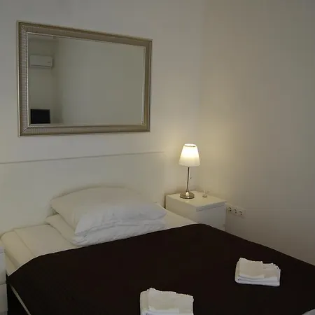 Downtown With Balcony & Optional Garage & Restaurant In The Building Apartment *