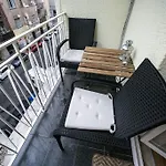 Downtown With Balcony & Optional Garage & Restaurant In The Building Budapešť