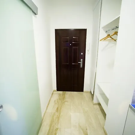 Daire Downtown With Balcony & Optional Garage & Restaurant In The Building *