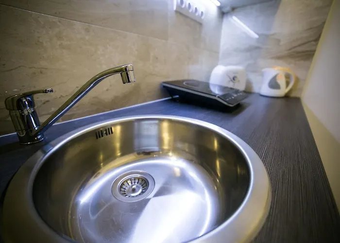 Downtown With Balcony & Optional Garage & Restaurant In The Building Apartament *