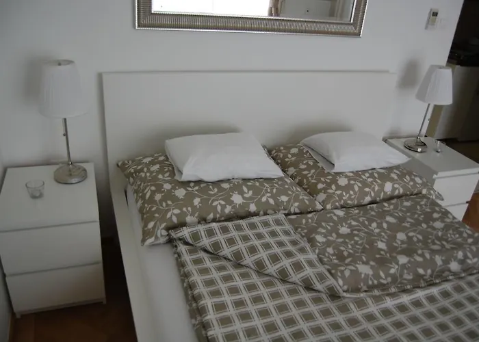 Downtown With Balcony & Optional Garage & Restaurant In The Building