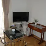 Downtown With Balcony & Optional Garage & Restaurant In The Building Appartement