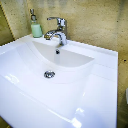 Apartman Downtown With Balcony & Optional Garage & Restaurant In The Building Budapest